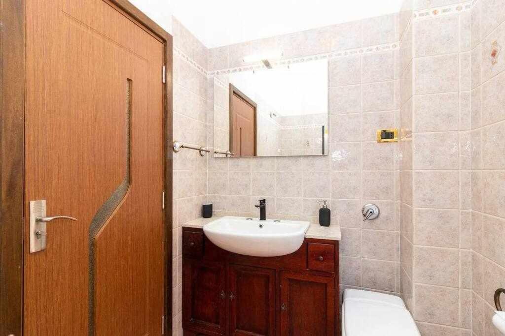 Appartamento A Pochi Passi Dalla Stazione Comodo A Coppie E Famiglie, Casa Ferrucci โกลเลญโญ ภายนอก รูปภาพ